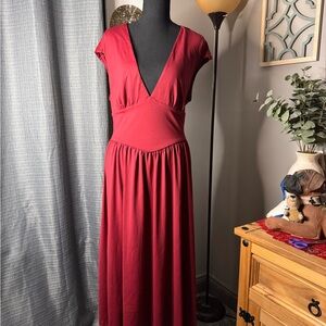 NWOT Chic Burgundy V-Neck Maxi Dress Corset Back
